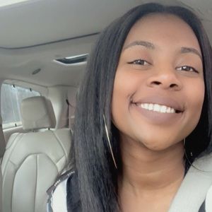 Meet your Posher, Asha